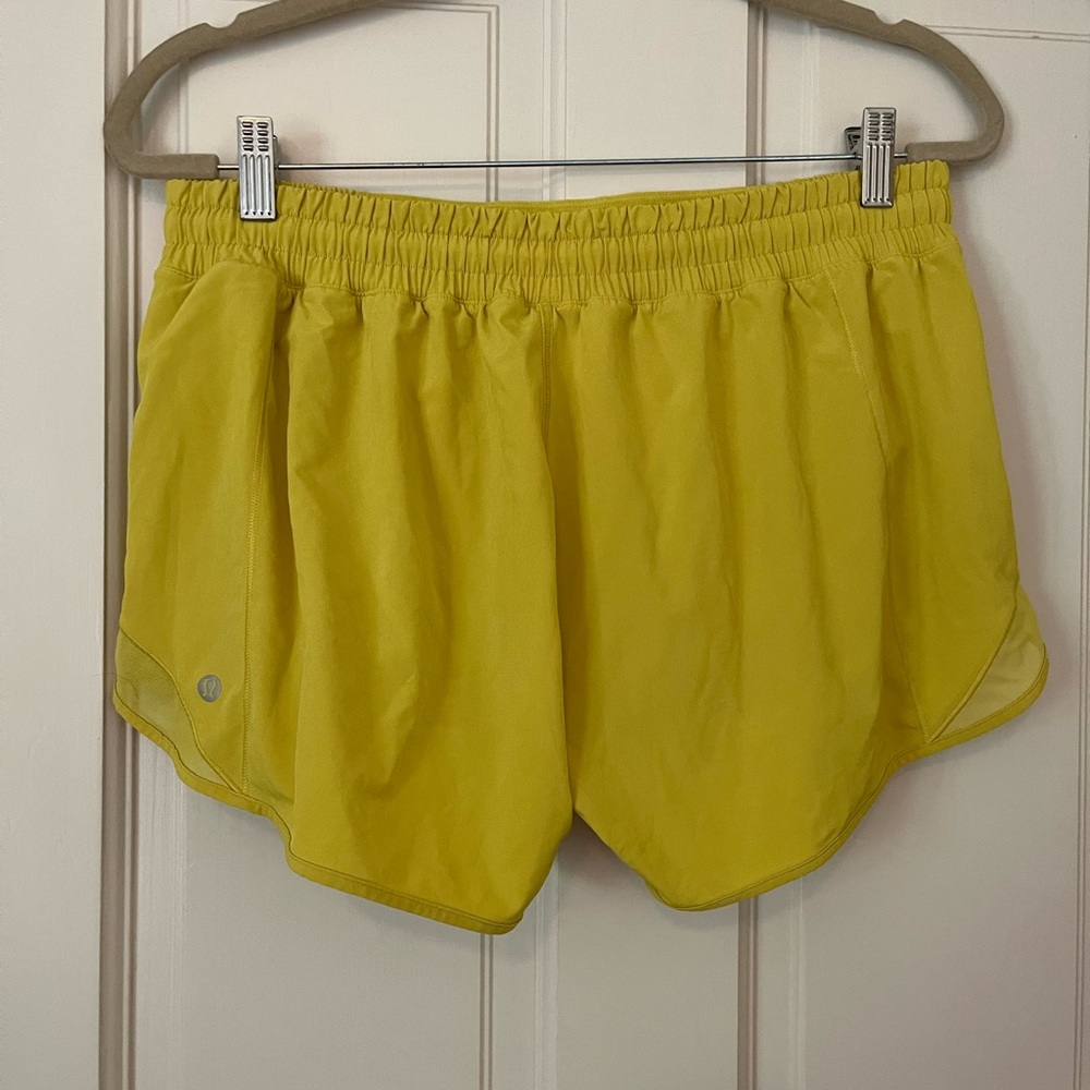 Lululemon Hotty-Hot low rise shorts